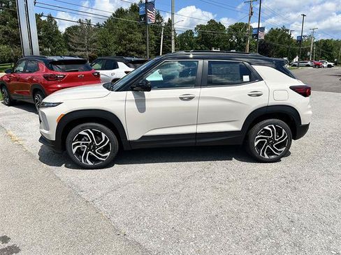 New 2026 Chevrolet TrailBlazer RS w/ LPO, Trailering Package AWD/4WD image 2