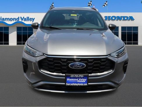 Used 2023 Ford Escape ST-Line FWD image 2