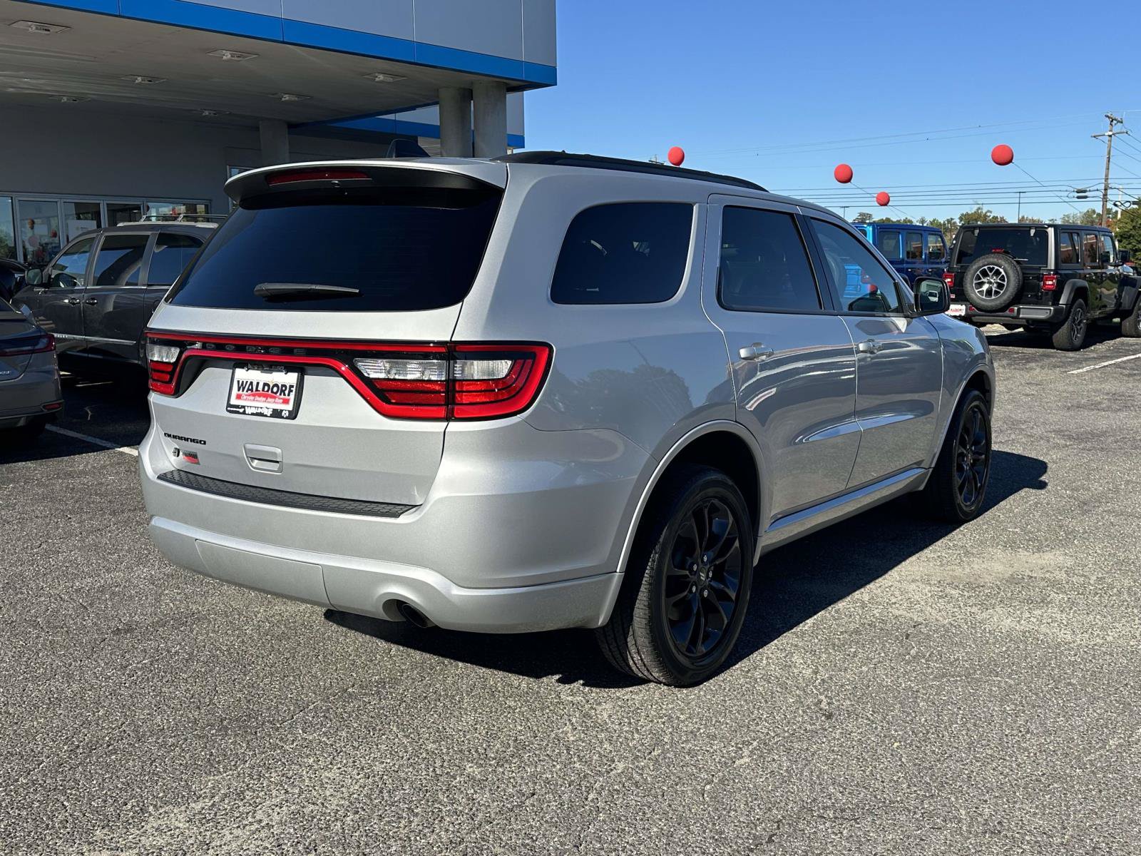 Used 2024 Dodge Durango SXT w/ SXT Blacktop Group AWD/4WD image 8