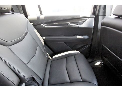 New 2025 Cadillac XT6 Sport w/ Technology Package image 11