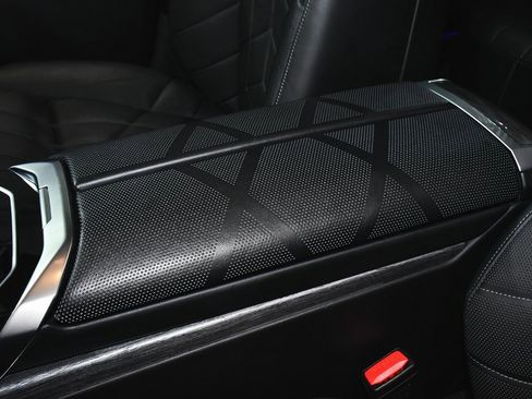 Used 2025 BMW 740i image 76