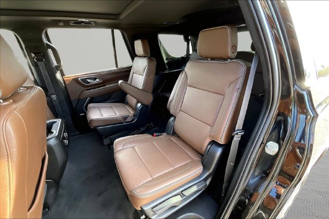 Used 2023 Chevrolet Tahoe High Country w/ Premium Package 2 AWD/4WD image 16