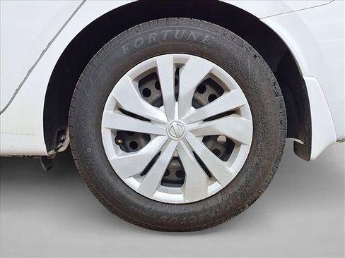 Used 2020 Nissan Versa S FWD image 15