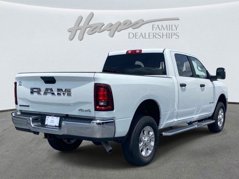 Used 2025 RAM 2500 Big Horn AWD/4WD image 3
