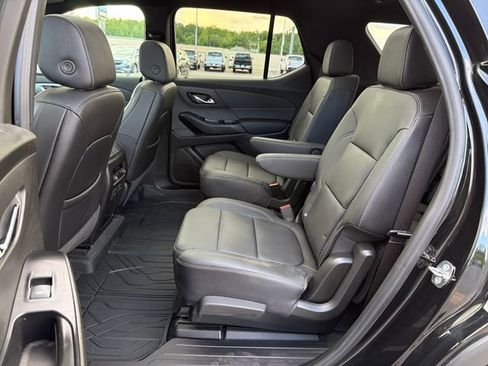 Used 2023 Chevrolet Traverse LT w/ LT Premium Package AWD/4WD image 30