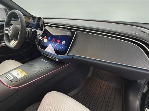 Used 2026 Mercedes-Benz E 53 AMG e 4MATIC Sedan image 30