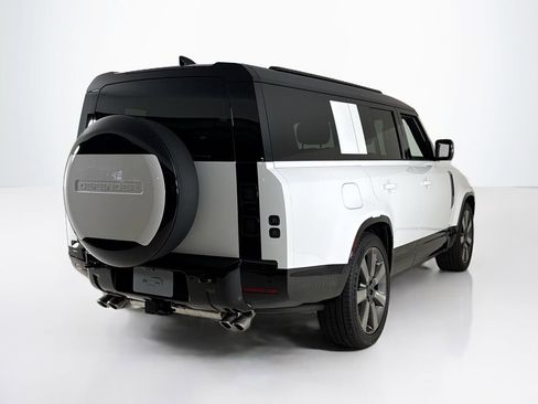 New 2026 Land Rover Defender 130 V8 AWD/4WD image 5
