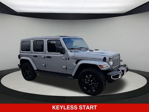 Used 2021 Jeep Wrangler Unlimited Sahara w/ Cold Weather Group AWD/4WD image 2