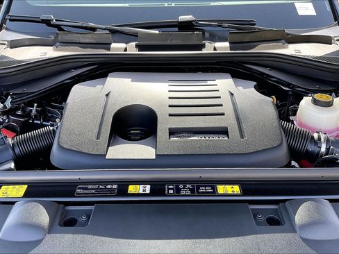 New 2026 Land Rover Range Rover Sport SE AWD/4WD image 15