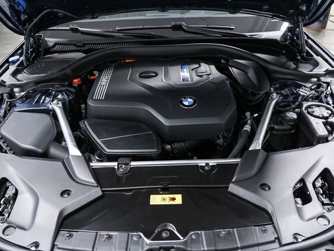 Certified 2023 BMW 530e w/ Premium Package image 27