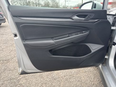 Used 2022 Volkswagen GTI SE image 16