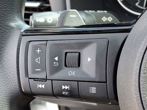 Certified 2023 Nissan Rogue SV AWD/4WD image 22