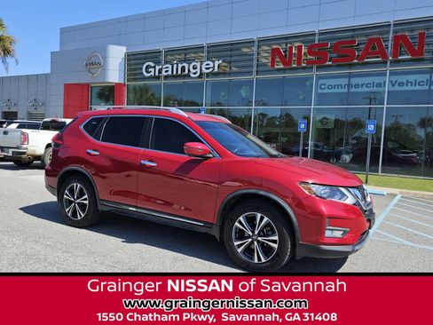 Used 2017 Nissan Rogue SL image 1