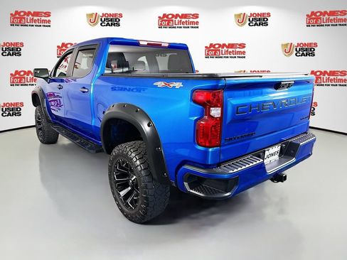 Used 2022 Chevrolet Silverado 1500 Custom w/ LPO, Dark Essentials Package AWD/4WD image 2