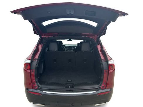 Used 2024 Buick Enclave Premium AWD/4WD image 12