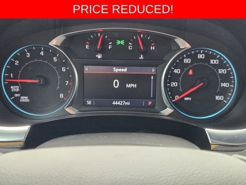Used 2022 Chevrolet Traverse LT FWD image 15
