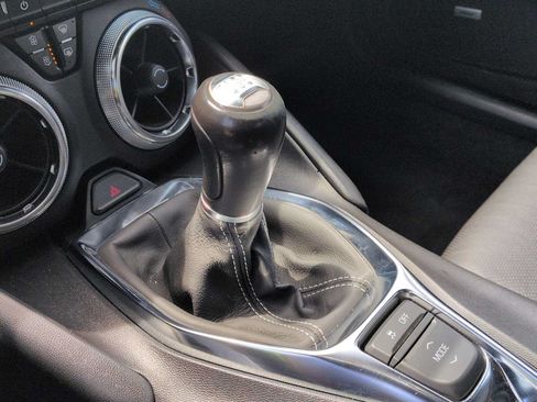 Used 2022 Chevrolet Camaro LT w/ Technology Package RWD image 27