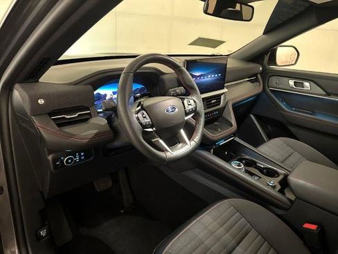 Certified 2025 Ford Explorer ST-Line w/ Premium Package image 5