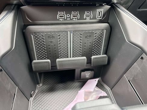 New 2026 RAM 1500 Laramie AWD/4WD image 15