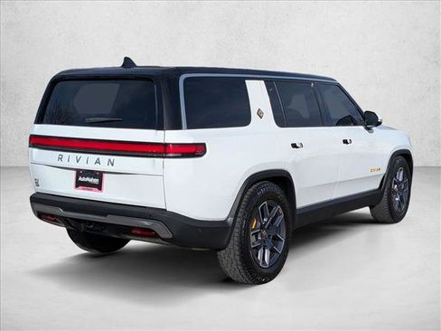 Used 2023 Rivian R1S Adventure image 5