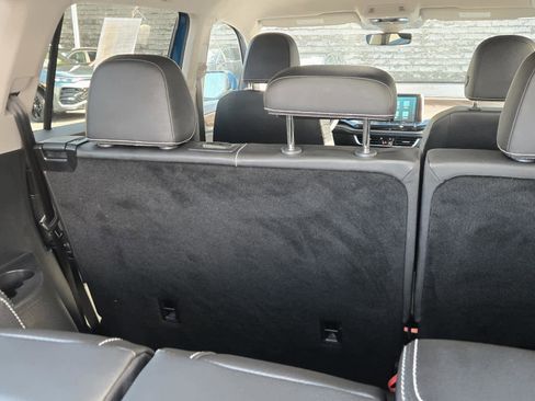 Certified 2025 Volkswagen Atlas SE image 14