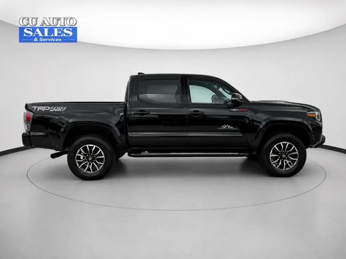 Used 2022 Toyota Tacoma TRD Sport w/ Technology Package AWD/4WD image 8