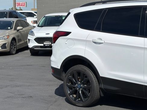 Used 2019 Ford Escape SE AWD/4WD image 3