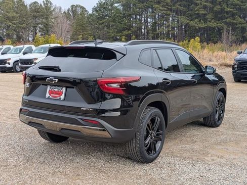 New 2026 Chevrolet Trax ACTIV w/ Sunroof Package image 2