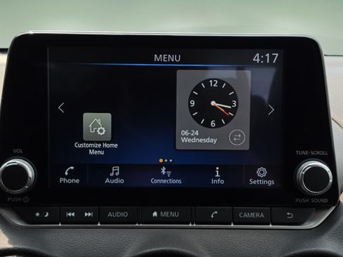Used 2025 Nissan Sentra SV FWD image 22