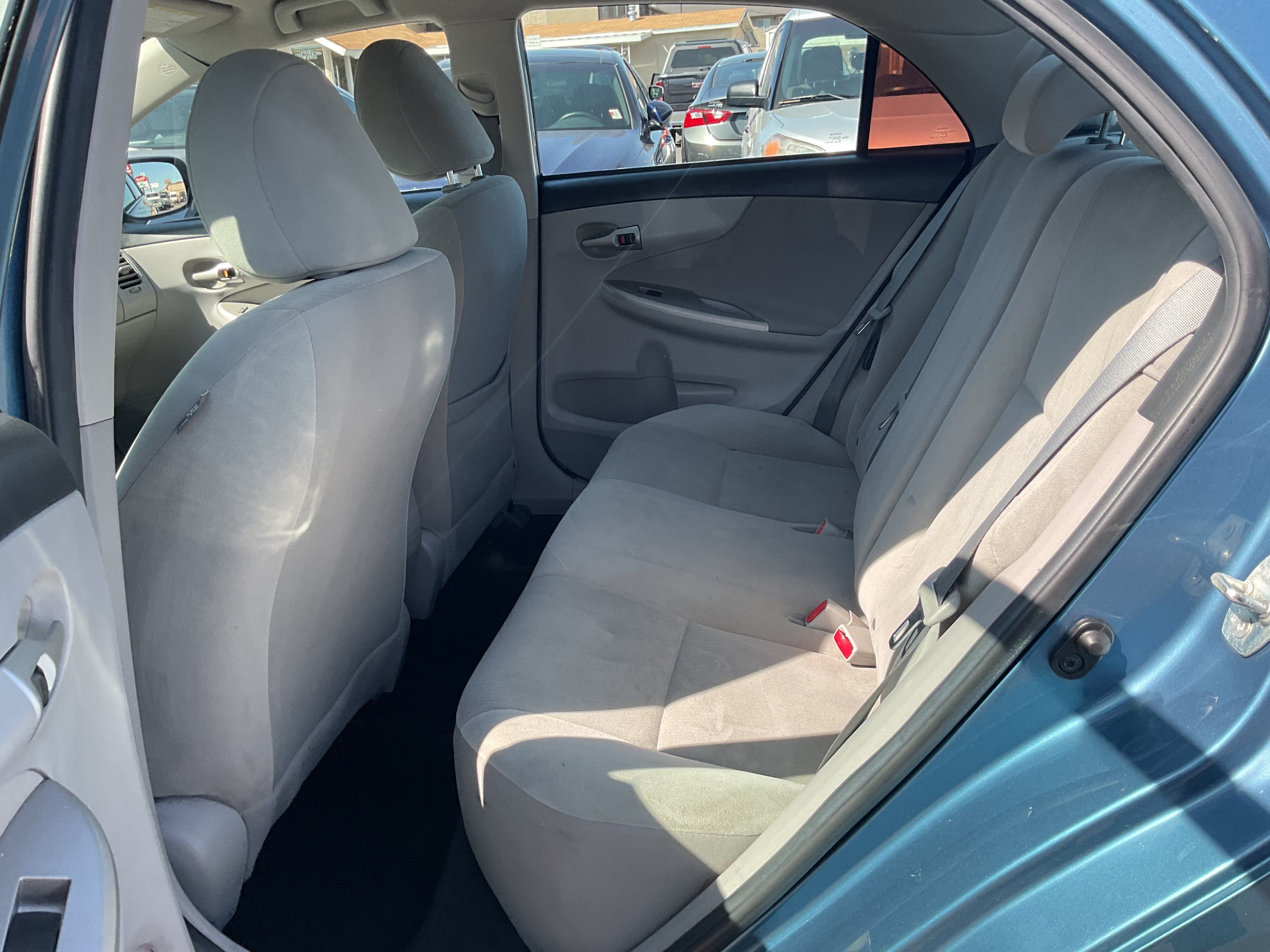 Used 2013 Toyota Corolla LE FWD image 11