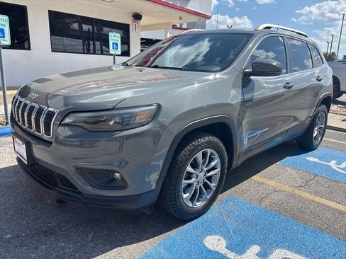 Used 2020 Jeep Cherokee Latitude Plus FWD image 3