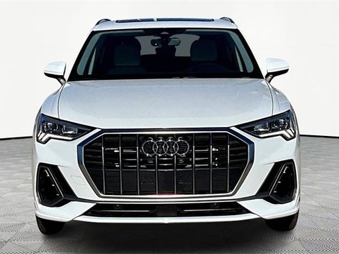 Certified 2025 Audi Q3 2.0T Premium Plus w/ Premium Plus Package image 3