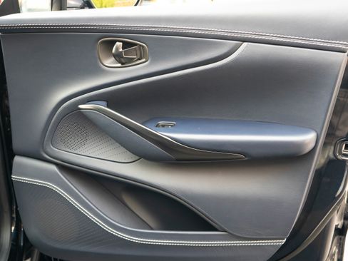 Used 2021 Aston Martin DBX image 36