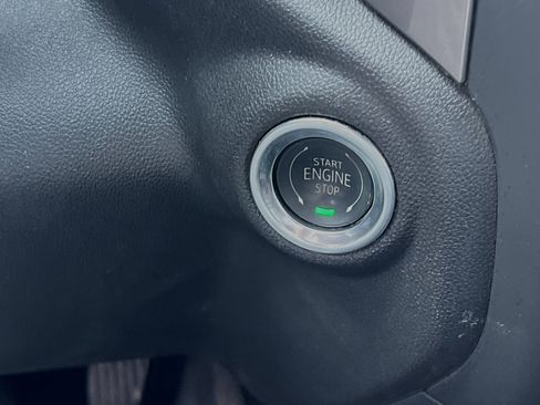 Used 2024 Chevrolet Silverado 2500 Custom w/ Custom Value Package image 21