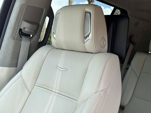 Certified 2023 Cadillac Escalade Premium Luxury Platinum AWD/4WD image 24
