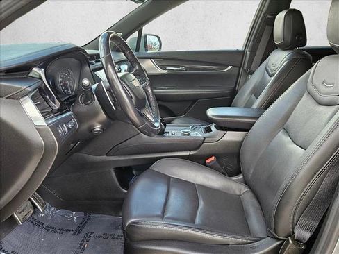 Used 2023 Cadillac XT6 Sport w/ Technology Package AWD/4WD image 17