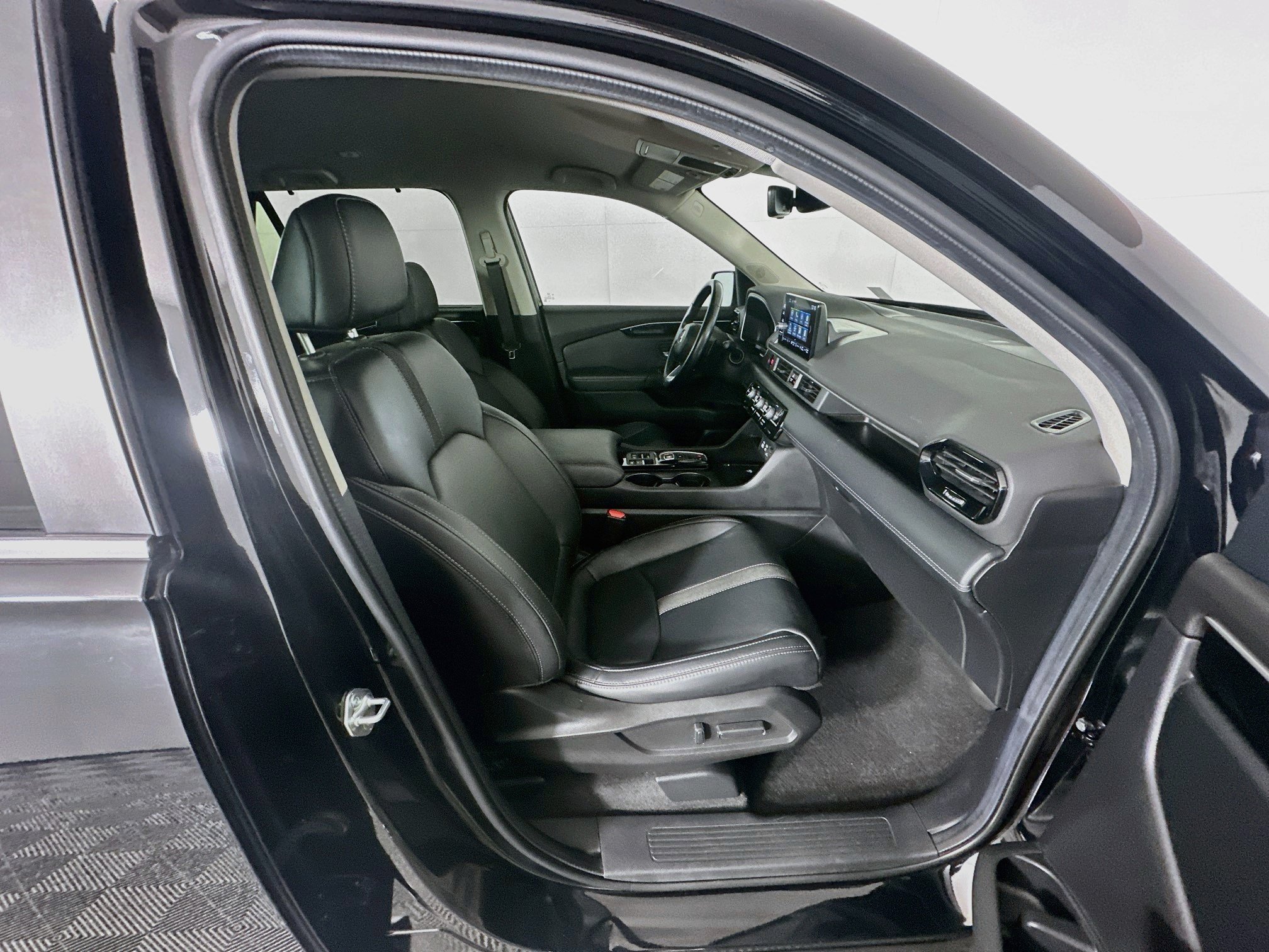 Used 2024 Honda Pilot EX-L image 32