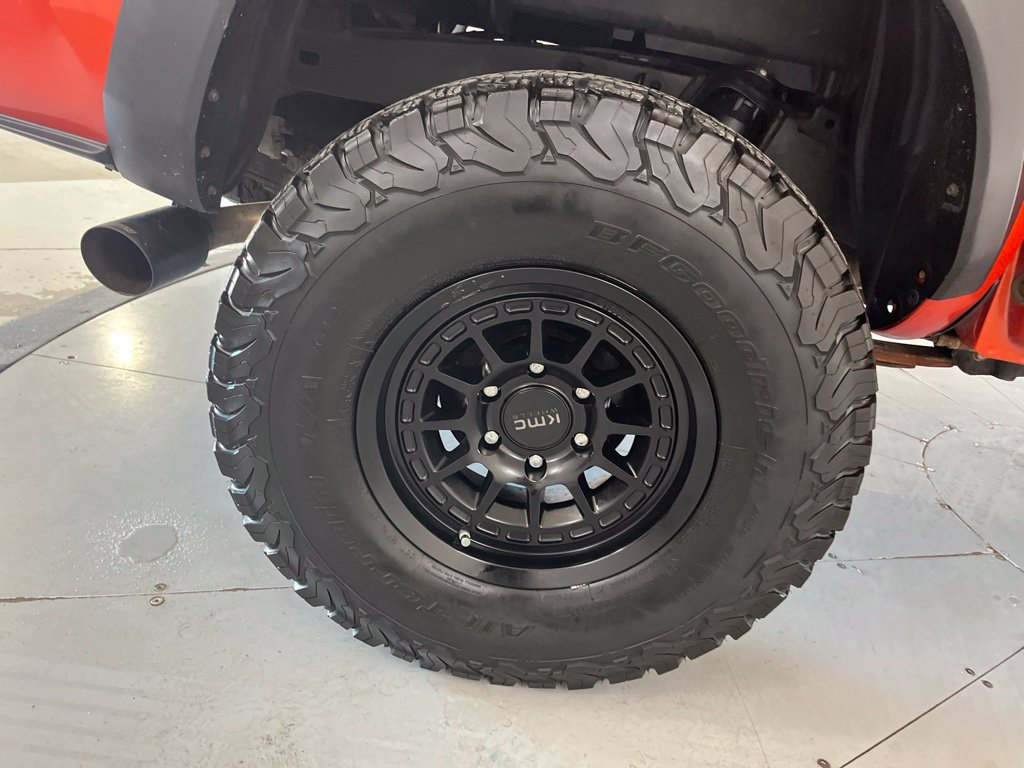Used 2018 Toyota Tacoma TRD Off-Road AWD/4WD image 16