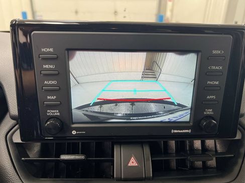 Used 2021 Toyota RAV4 XLE AWD/4WD image 15