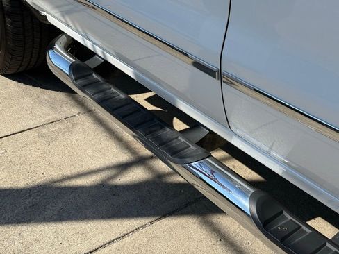 Used 2018 Chevrolet Silverado 1500 High Country image 11