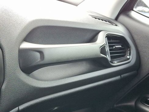 Certified 2023 Jeep Renegade Altitude image 27