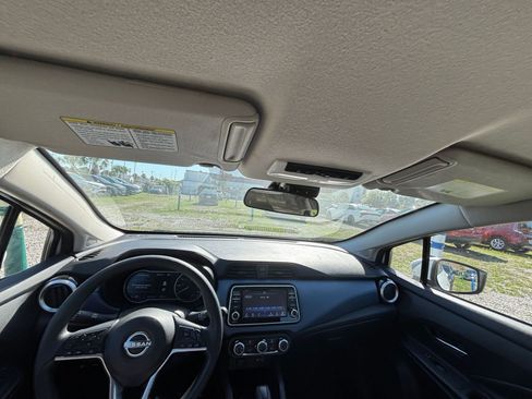 Used 2025 Nissan Versa SV image 33