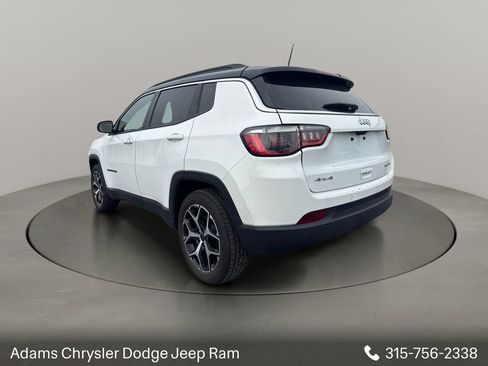 Used 2025 Jeep Compass Limited AWD/4WD image 5