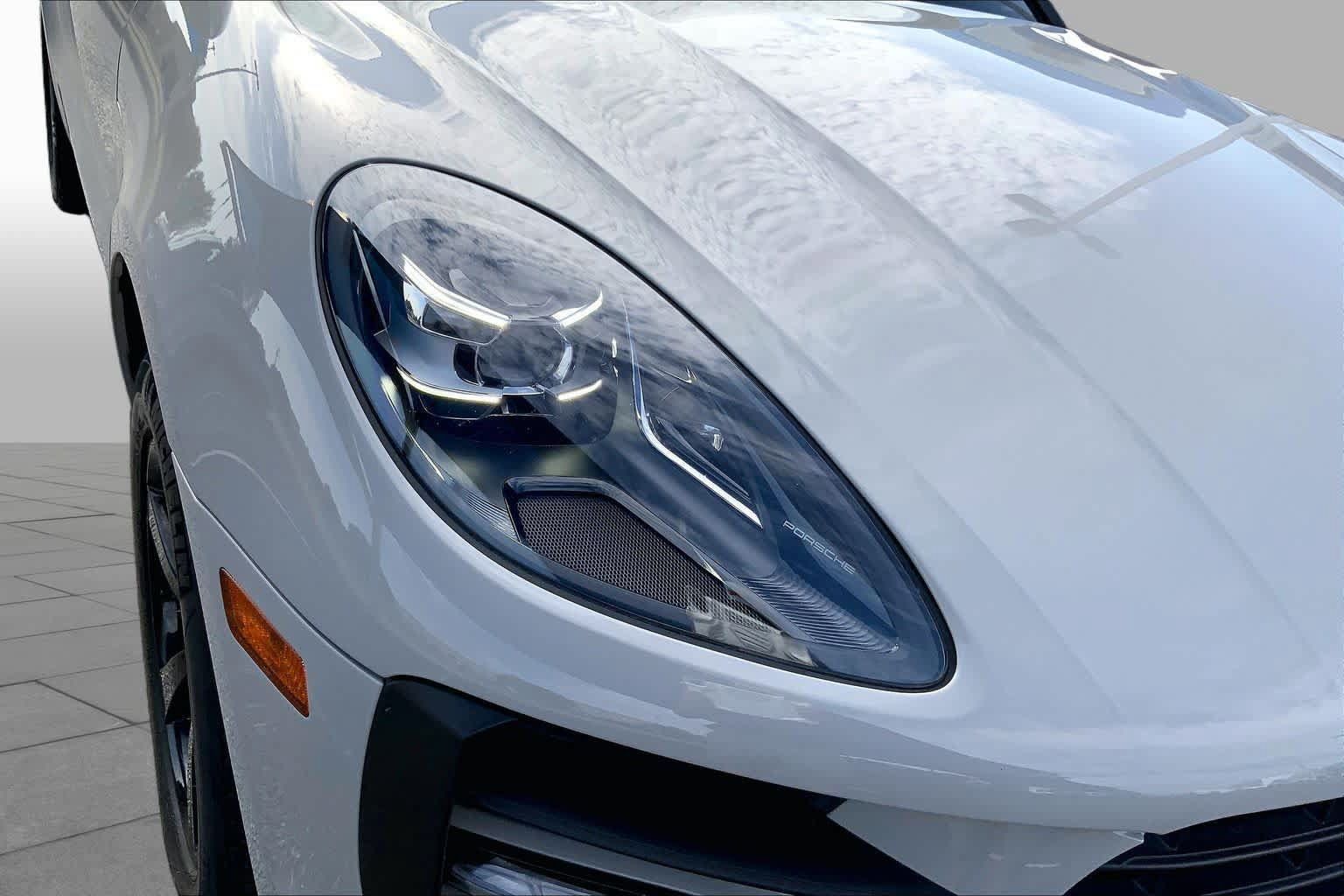 Used 2019 Porsche Macan AWD/4WD image 27