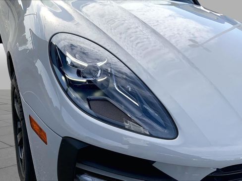 Used 2019 Porsche Macan AWD/4WD image 27