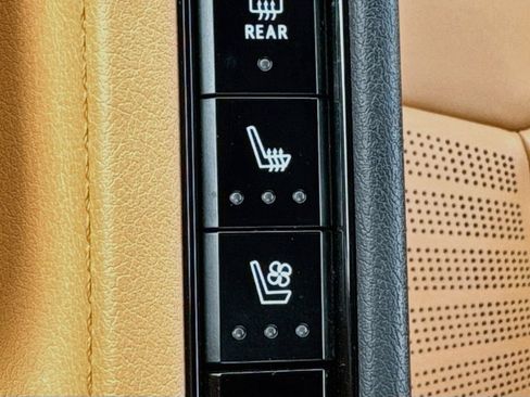 Used 2020 Chevrolet Corvette Stingray Preferred Conv w/ 2LT Preferred Equipment Group RWD image 24