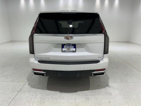 Used 2024 Cadillac Escalade Premium Luxury w/ Performance Package image 7