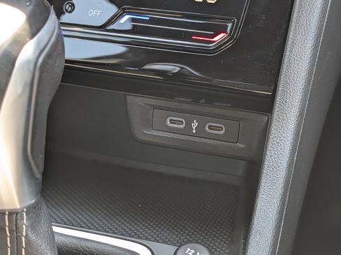 Certified 2025 Volkswagen Jetta Sport FWD image 31