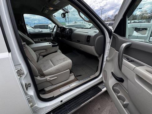 Used 2013 Chevrolet Silverado 2500 LT w/ Z71 Appearance Package AWD/4WD image 22