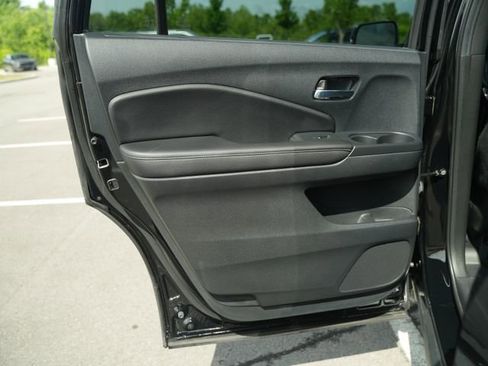 Used 2022 Honda Pilot Sport image 16